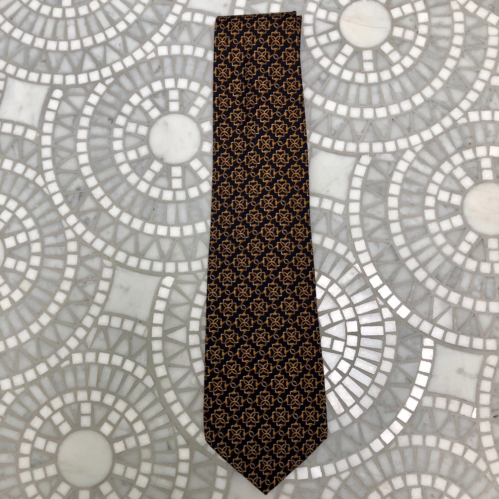 Men’s Saks Fifth Avenue Navy and Gold Silk Tie